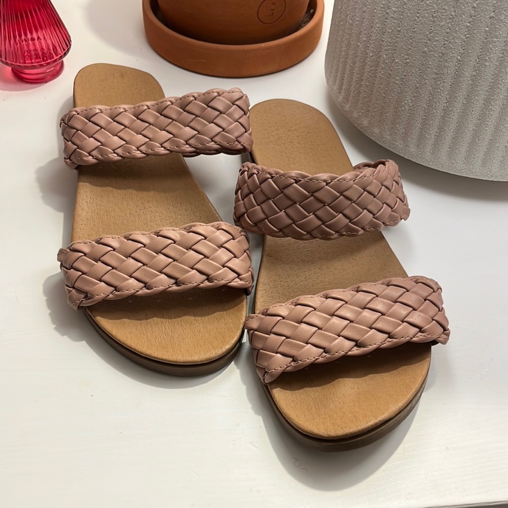 Nicole Miller Pink sandals